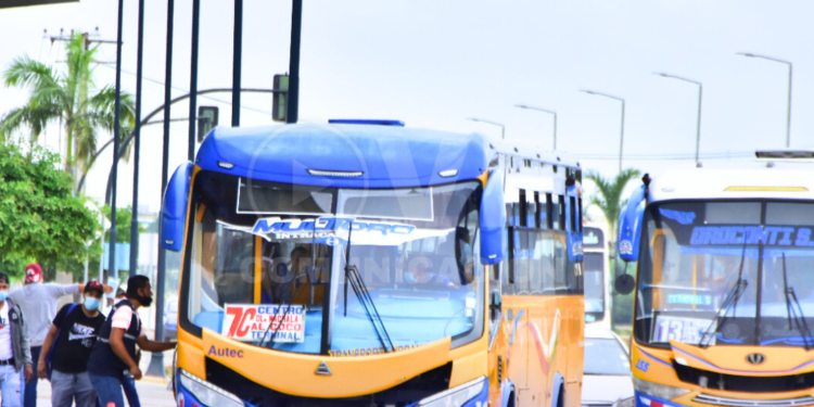 El alcalde Macas se reunirá con transportistas de buses urbanos