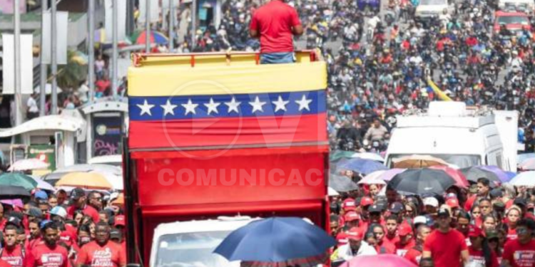 Chavismo y oposición se toman las calles