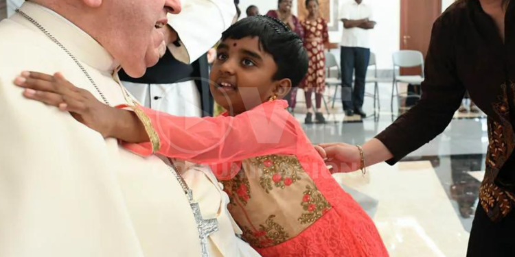 Papa Francisco lamenta que algunas personas prefieran tener “un gato o un perrito” en vez de hijos