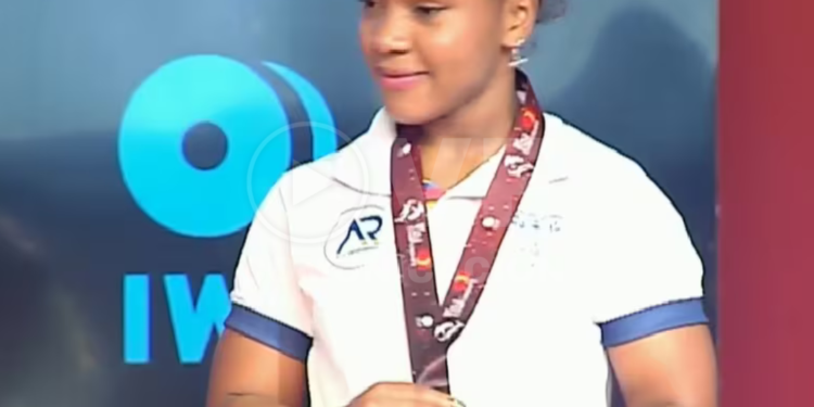 Jessica Palacios Dajomes conquista el bronce en el Campeonato Mundial Júnior de Levantamiento de Pesas