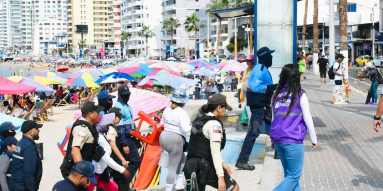 Dos extranjeras retenidas por alterar el orden público en Salinas 