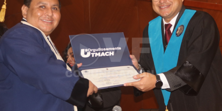 Facultad de Ciencias Sociales graduó a 274 profesionales