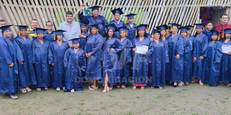 MAG gradúa a 64 productores de Pedernales en las Comunidades de Aprendizaje