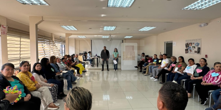 Capacitación y talleres fortalecen el trabajo de los profesionales de consejería estudiantil en Zona 7