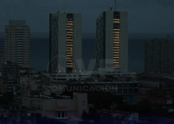 Huracán Oscar toca tierra en el oriente de Cuba mientras millones siguen sin luz 