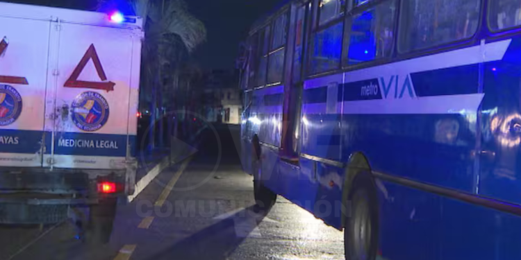 Muere adulto mayor tras ser atropellado por una unidad de la Metrovía