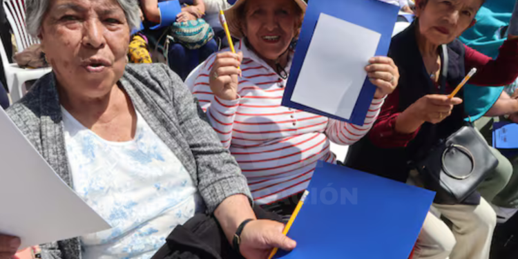 Récord Guinness dibujando la imagen de Quito para el mundo