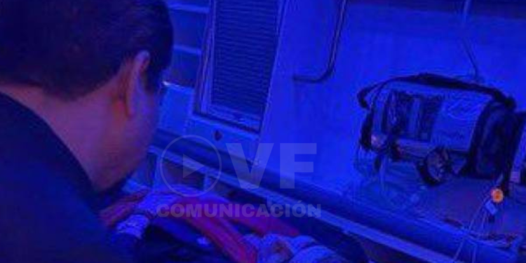 La ministra del Interior, Mónica Palencia, fue llevada en una ambulancia a una casa de salud