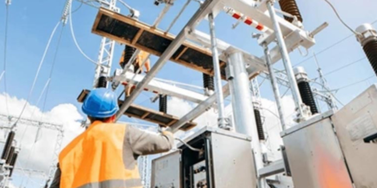 Colombia suspende la exportación de energía a Ecuador