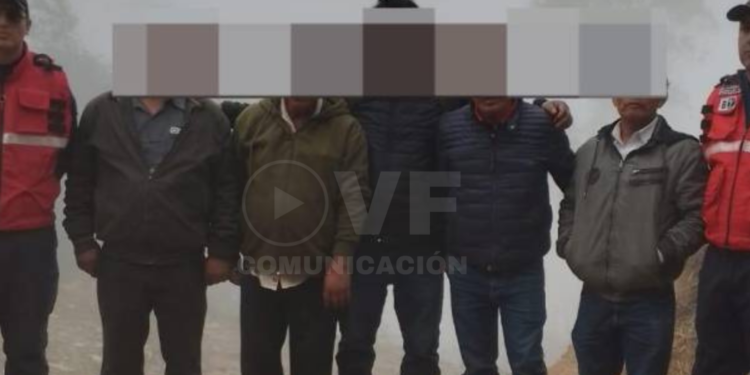 Cinco viajeros peruanos se extraviaron en el cerro Soroche de Loja