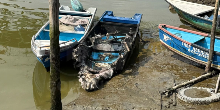 Incendio a embarcaciones y vivienda genera zozobra en Bajo Alto