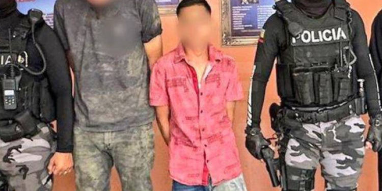 Cinco hombres fueron detenidos por robar USD 25 000 en una casa de Portoviejo