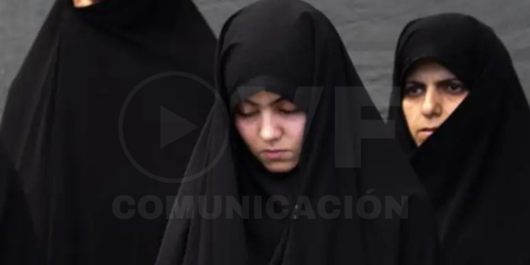 Irán propone tratamiento psicológico para mujeres que no usen el hiyab