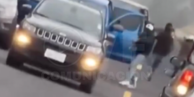 Persecución policial terminó en una balacera en el Carchi