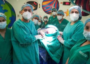 Médicos ecuatorianos realizaron una craneoplastia con inteligencia artificial