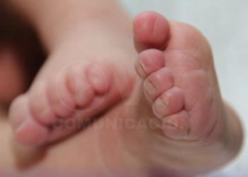 Un hombre arrojó a su bebé de ocho meses contra la pared tras perder en un videojuego