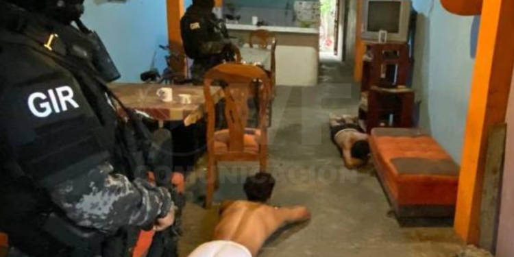 Operativo en Durán deja ocho detenidos y rocas de cocaína decomisadas