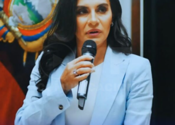 Jueza de Quito niega medidas cautelares a Verónica Abad para detener su suspensión temporal