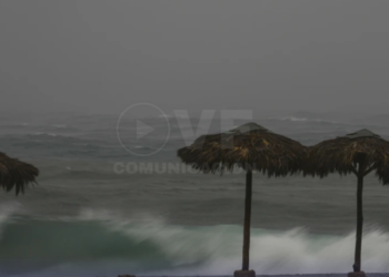 Huracán Rafael golpea a Cuba como potente tormenta de categoría 3 tras dejar sin luz a la isla