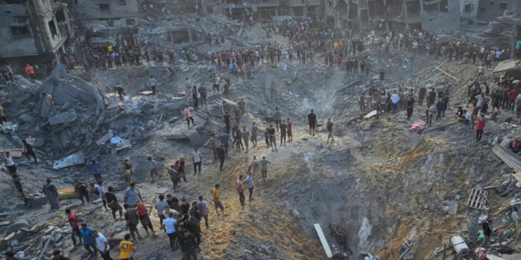 Ataques israelíes en Gaza dejan al menos 50 muertos