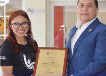 Alcalde de Machala, Darío Macas, entregó reconocimientoal Alcalde de Loja por los 204 años de independencia