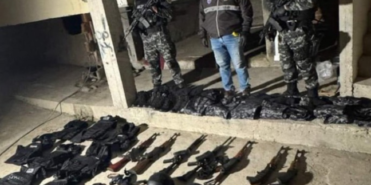 Descubrimiento de una bodega clandestina tras operativo en Manta