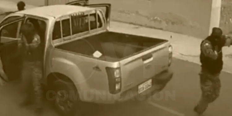 Armados vestidos de policías asesinan a dos hermanos en Manta