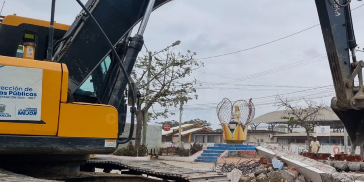 Alcalde Florencio Fárez junto al Proyecto Pilares ejecuta la remodelación