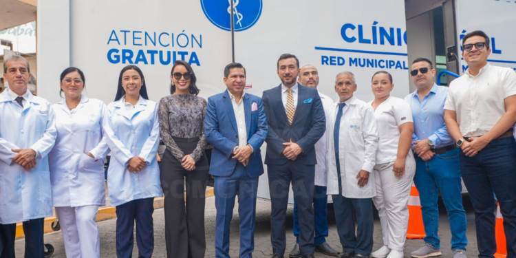 Red de Salud y Municipalidad de Machala presentaron nuevas unidades médicas móviles