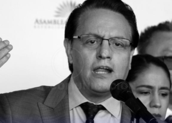 𝗙𝗜𝗟𝗧𝗥𝗔𝗖𝗜Ó𝗡 𝗗𝗘 𝗖𝗛𝗔𝗧𝗦 𝗗𝗘 𝗙𝗘𝗥𝗡𝗔𝗡𝗗𝗢 𝗩𝗜𝗟𝗟𝗔𝗩𝗜𝗖𝗘𝗡𝗖𝗜𝗢 𝗣𝗢𝗡𝗘 𝗘𝗡 𝗣𝗘𝗟𝗜𝗚𝗥𝗢 𝗔 𝗣𝗘𝗥𝗜𝗢𝗗𝗜𝗦𝗧𝗔𝗦 𝗗𝗘 𝗘𝗖𝗨𝗔𝗗𝗢𝗥, 𝗗𝗜𝗖𝗘 𝗟𝗔 𝗦𝗜𝗣