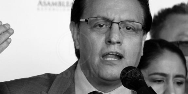 𝗙𝗜𝗟𝗧𝗥𝗔𝗖𝗜Ó𝗡 𝗗𝗘 𝗖𝗛𝗔𝗧𝗦 𝗗𝗘 𝗙𝗘𝗥𝗡𝗔𝗡𝗗𝗢 𝗩𝗜𝗟𝗟𝗔𝗩𝗜𝗖𝗘𝗡𝗖𝗜𝗢 𝗣𝗢𝗡𝗘 𝗘𝗡 𝗣𝗘𝗟𝗜𝗚𝗥𝗢 𝗔 𝗣𝗘𝗥𝗜𝗢𝗗𝗜𝗦𝗧𝗔𝗦 𝗗𝗘 𝗘𝗖𝗨𝗔𝗗𝗢𝗥, 𝗗𝗜𝗖𝗘 𝗟𝗔 𝗦𝗜𝗣