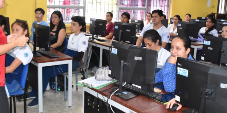 Avanza el proceso de matrícula para el curso de nivelación en la UTMACH