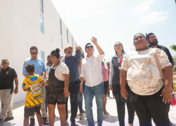 Alcalde de Machala Darío Macas Salvatierra, recorrió la Plaza Bicentenario