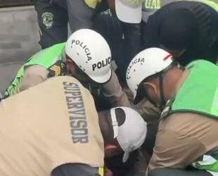 Policías en Perú exorcizan a una joven durante crisis epiléptica