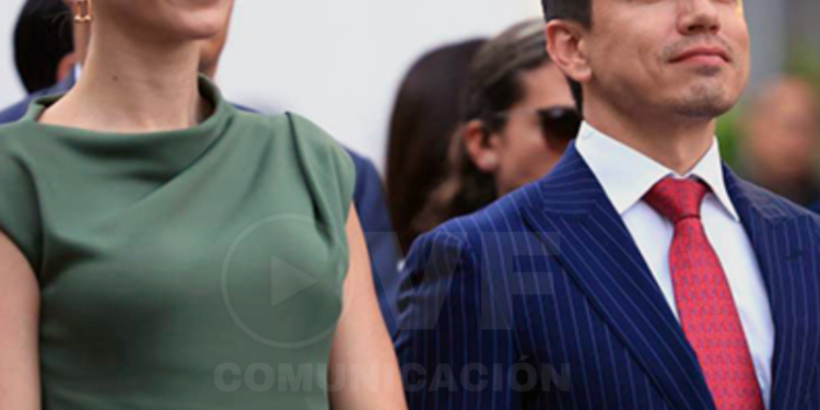 Daniel Noboa asistió a la sesión solemne por la independencia de Cuenca