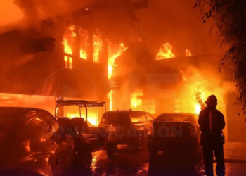 Voraz incendio en Malibú consume más de 700 hectáreas