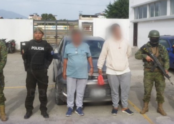 𝙀𝙣 𝙡𝙖 𝙛𝙧𝙤𝙣𝙩𝙚𝙧𝙖 𝙨𝙪𝙧 𝙨𝙚 𝙖𝙥𝙧𝙚𝙝𝙚𝙣𝙙𝙞𝙤́ 𝙖 𝙘𝙞𝙪𝙙𝙖𝙙𝙖𝙣𝙤𝙨 𝙚𝙭𝙩𝙧𝙖𝙣𝙟𝙚𝙧𝙤𝙨 𝙘𝙤𝙣 𝙙𝙞𝙣𝙚𝙧𝙤 𝙚𝙣 𝙚𝙛𝙚𝙘𝙩𝙞𝙫𝙤