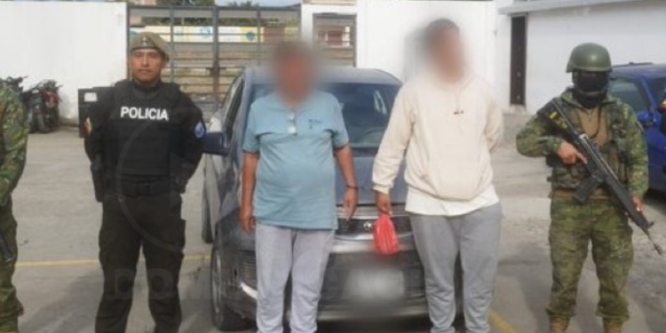 𝙀𝙣 𝙡𝙖 𝙛𝙧𝙤𝙣𝙩𝙚𝙧𝙖 𝙨𝙪𝙧 𝙨𝙚 𝙖𝙥𝙧𝙚𝙝𝙚𝙣𝙙𝙞𝙤́ 𝙖 𝙘𝙞𝙪𝙙𝙖𝙙𝙖𝙣𝙤𝙨 𝙚𝙭𝙩𝙧𝙖𝙣𝙟𝙚𝙧𝙤𝙨 𝙘𝙤𝙣 𝙙𝙞𝙣𝙚𝙧𝙤 𝙚𝙣 𝙚𝙛𝙚𝙘𝙩𝙞𝙫𝙤