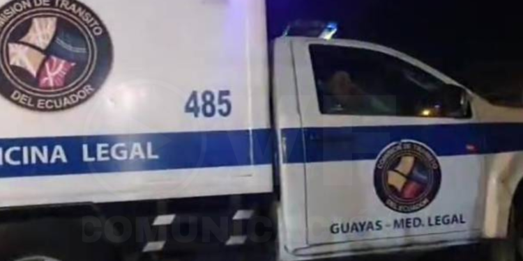 Dos muertos tras choque entre un tráiler y moto en Daule