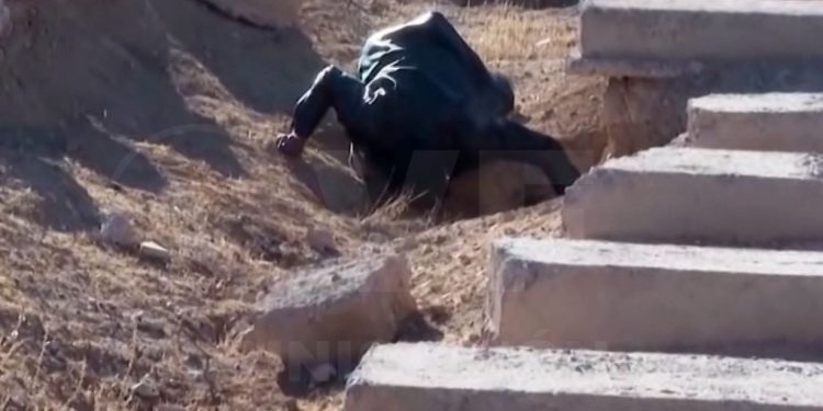 Fosas comunes halladas en Siria escenifican atrocidades del régimen de Assad