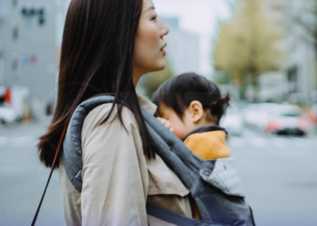 Japón redujo la semana laboral a cuatro días para que sus habitantes tengan más hijos