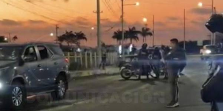 Un padre y una hija fueron asesinados en Manta mientras se movilizaban en un auto