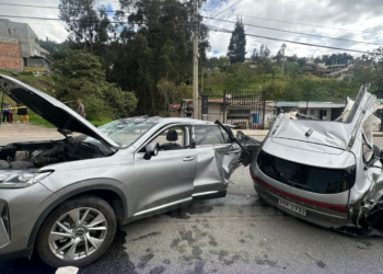 Tres fallecidos en grave siniestro de tránsito en la autopista Cuenca-Azogues