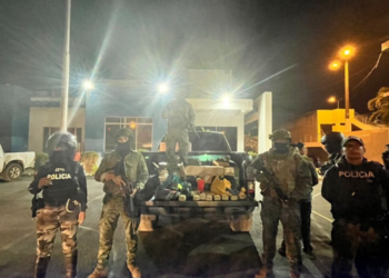 En Durán, militares encontraron USD 145 000 ocultos en canastas navideñas