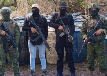 Fuerzas Armadas encuentras más de cinco mil galones de combustible almacenados en Esmeraldas