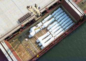 23 generadores estacionarios para generar 80 megavatios llegaron al Ecuador