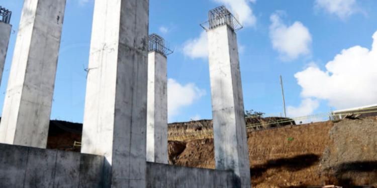 Guaranda avanza su obra con su paso lateral