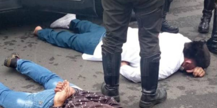 Policía captura a dos hombres que balearon a guardias e intentaron asaltar un vehículo blindado en Quevedo