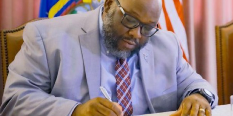 EE.UU. apoya a Ecuador para luchar contra la corrupción