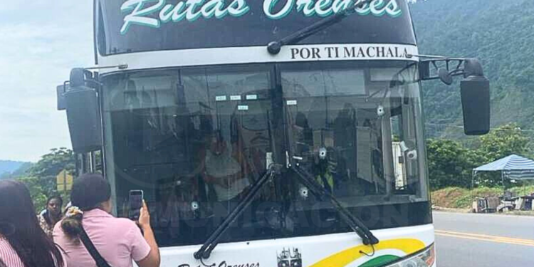 Terror a bordo: Asaltantes disparan contra conductor de bus interprovincial
